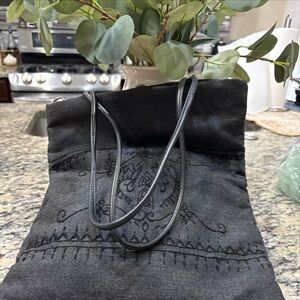 Elegant Black Embroidered Women's Bag